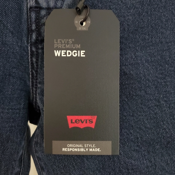 Levi's WEDGIE Premium High Rise  Jeans - Picture 3 of 6